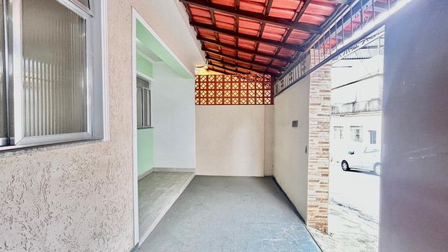 📸 DESCRIÇÃO PARA IMAGEM (inserir nas fotos do imóvel na plataforma Praedium):

Casa à venda com 2 quartos na Vila Furtado de Menezes – R$ 199.000
📍 Rua Azevedo Neto Vila Furtado de Menezes – Juiz de Fora/MG
Souza e Albano Serviços Imobiliários
📞 (32) 99829-7059 | CNPJ: 53.373.878/0001-39

🔎 Hashtags:

#souzaealbanoservicosimobiliarios
#imobiliariasouzaealbano
#casaavendaemjuizdefora
#vilafurtadodemenezes
#casaavenda