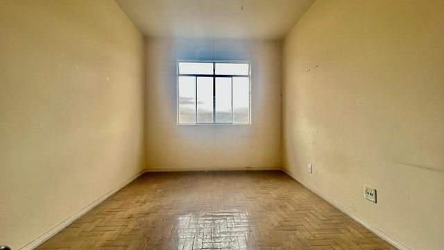 📸 DESCRIÇÃO PARA IMAGEM (Praedium):
Apartamento à venda com 2 quartos no Bairu – R$ 213.000
📍 Rua César Turati, 104 – 2º andar – Bairu – Juiz de Fora/MG
Souza e Albano Serviços Imobiliários
📞 (32) 99829-7059 | CNPJ: 53.373.878/0001-39

🔖 Hashtags:
#souzaealbanoservicosimobiliarios #imobiliariasouzaealbano #apartamentoavenda #bairujuizdefora #imovelemjuizdefora