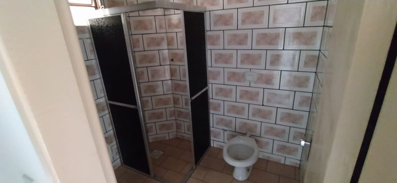 Palavras-chave para ranqueamento no Google: apartamento à venda bairro Progresso Juiz de Fora, 2 quartos Juiz de Fora, imóvel com vaga coberta, Rua Américo Lobo, Souza e Albano Imobiliária, oportunidade Progresso JF, imóvel com fácil acesso a transporte público, apartamento com área de serviço separada.