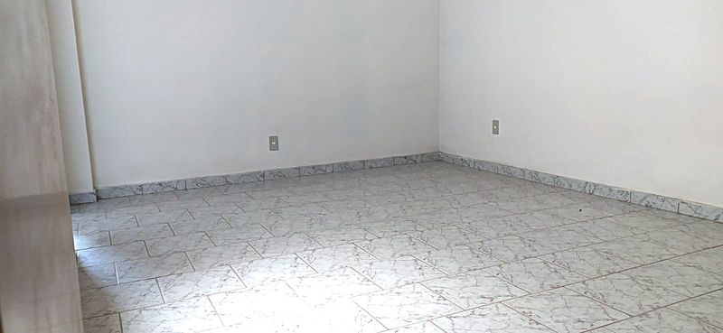 Palavras-chave para ranqueamento no Google: apartamento à venda bairro Progresso Juiz de Fora, 2 quartos Juiz de Fora, imóvel com vaga coberta, Rua Américo Lobo, Souza e Albano Imobiliária, oportunidade Progresso JF, imóvel com fácil acesso a transporte público, apartamento com área de serviço separada.