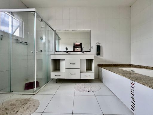 Casa de alto padrão à venda com 5 quartos no Condomínio São Lucas – R$ 1.030.000
📍 Rua Wolfgang Amadeus Mozart (Lot. São Lucas I), São Pedro – Juiz de Fora/MG
Souza e Albano Serviços Imobiliários
📞 (32) 99829-7059 | CNPJ: 53.373.878/0001-39