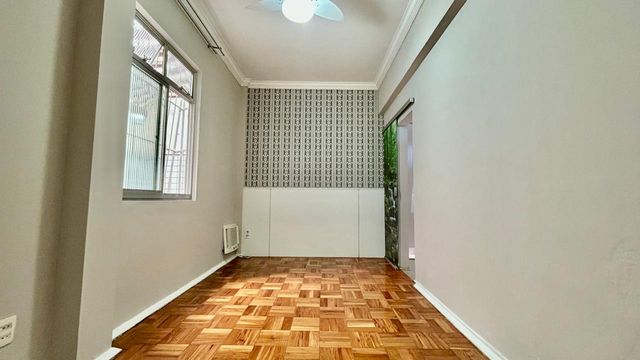 DESCRIÇÃO PARA IMAGEM (inserir nas fotos do anúncio na plataforma Praedium):
Apartamento à venda com 3 quartos e 3 vagas em São Mateus – R$ 550.000
📍 Avenida Presidente Itamar Franco, 1580 – São Mateus – Juiz de Fora/MG
Souza e Albano Serviços Imobiliários
📞 (32) 99829-7059 | CNPJ: 53.373.878/0001-39

🔖 Hashtags:

#souzaealbanoservicosimobiliarios #imobiliariasouzaealbano #apartamentoavenda #saomateusjf #imoveisjuizdefora