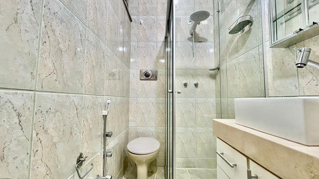 DESCRIÇÃO PARA IMAGEM (inserir nas fotos do anúncio na plataforma Praedium):
Apartamento à venda com 3 quartos e 3 vagas em São Mateus – R$ 550.000
📍 Avenida Presidente Itamar Franco, 1580 – São Mateus – Juiz de Fora/MG
Souza e Albano Serviços Imobiliários
📞 (32) 99829-7059 | CNPJ: 53.373.878/0001-39

🔖 Hashtags:

#souzaealbanoservicosimobiliarios #imobiliariasouzaealbano #apartamentoavenda #saomateusjf #imoveisjuizdefora