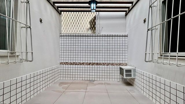 DESCRIÇÃO PARA IMAGEM (inserir nas fotos do anúncio na plataforma Praedium):
Apartamento à venda com 3 quartos e 3 vagas em São Mateus – R$ 550.000
📍 Avenida Presidente Itamar Franco, 1580 – São Mateus – Juiz de Fora/MG
Souza e Albano Serviços Imobiliários
📞 (32) 99829-7059 | CNPJ: 53.373.878/0001-39

🔖 Hashtags:

#souzaealbanoservicosimobiliarios #imobiliariasouzaealbano #apartamentoavenda #saomateusjf #imoveisjuizdefora