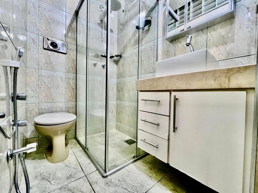 DESCRIÇÃO PARA IMAGEM (inserir nas fotos do anúncio na plataforma Praedium):
Apartamento à venda com 3 quartos e 3 vagas em São Mateus – R$ 550.000
📍 Avenida Presidente Itamar Franco, 1580 – São Mateus – Juiz de Fora/MG
Souza e Albano Serviços Imobiliários
📞 (32) 99829-7059 | CNPJ: 53.373.878/0001-39

🔖 Hashtags:

#souzaealbanoservicosimobiliarios #imobiliariasouzaealbano #apartamentoavenda #saomateusjf #imoveisjuizdefora