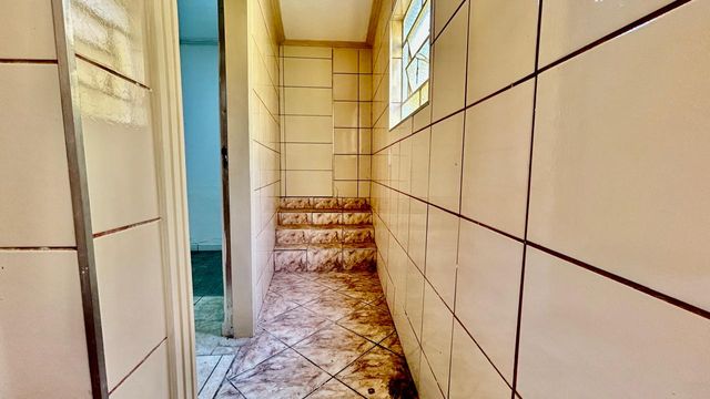 📸 DESCRIÇÃO PARA IMAGEM (inserir nas fotos do imóvel na plataforma Praedium)

Casa à venda com 3 quartos na Vila Furtado de Menezes – R$ 199.000
📍 Rua Azevedo Neto, 68 – Vila Furtado de Menezes – Juiz de Fora/MG
Souza e Albano Serviços Imobiliários
📞 (32) 99829-7059 | CNPJ: 53.373.878/0001-39

🔖 Hashtags

#souzaealbanoservicosimobiliarios
#imobiliariasouzaealbano
#casaavenda
#casajuizdefora
#vilafurtadodemenezes