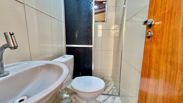 📸 DESCRIÇÃO PARA IMAGEM (inserir nas fotos do imóvel na plataforma Praedium)

Casa à venda com 3 quartos na Vila Furtado de Menezes – R$ 199.000
📍 Rua Azevedo Neto, 68 – Vila Furtado de Menezes – Juiz de Fora/MG
Souza e Albano Serviços Imobiliários
📞 (32) 99829-7059 | CNPJ: 53.373.878/0001-39

🔖 Hashtags

#souzaealbanoservicosimobiliarios
#imobiliariasouzaealbano
#casaavenda
#casajuizdefora
#vilafurtadodemenezes