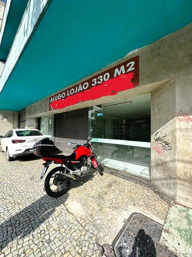 Loja Comercial Na Av Barão do Rio Branco disponível para venda em Juiz de Fora/MG. 📍 Souza e Albano Serviços Imobiliários 📞 (32) 99829-7059 🧾 CNPJ: 53.373.878/0001-39