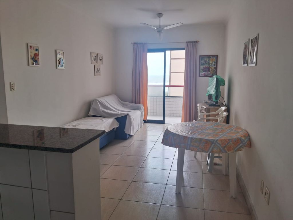 Apartamento em Guilhermina, Praia Grande-SP por R$ 340.000
