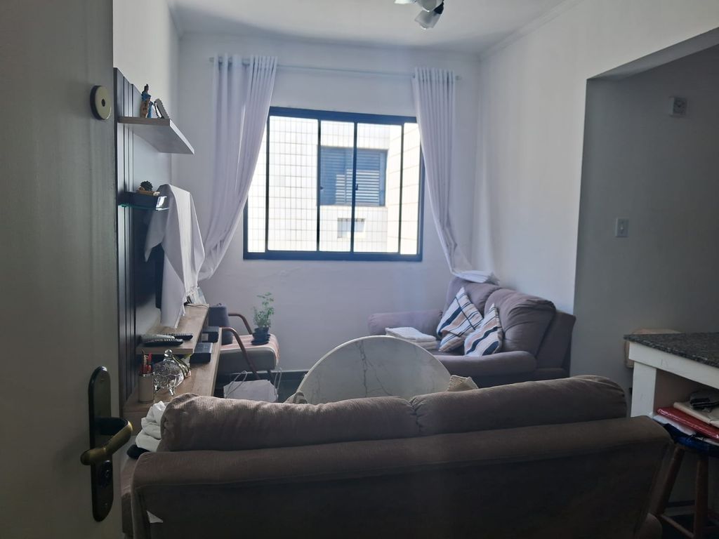 Apartamento em Guilhermina, Praia Grande-SP por R$ 299.000