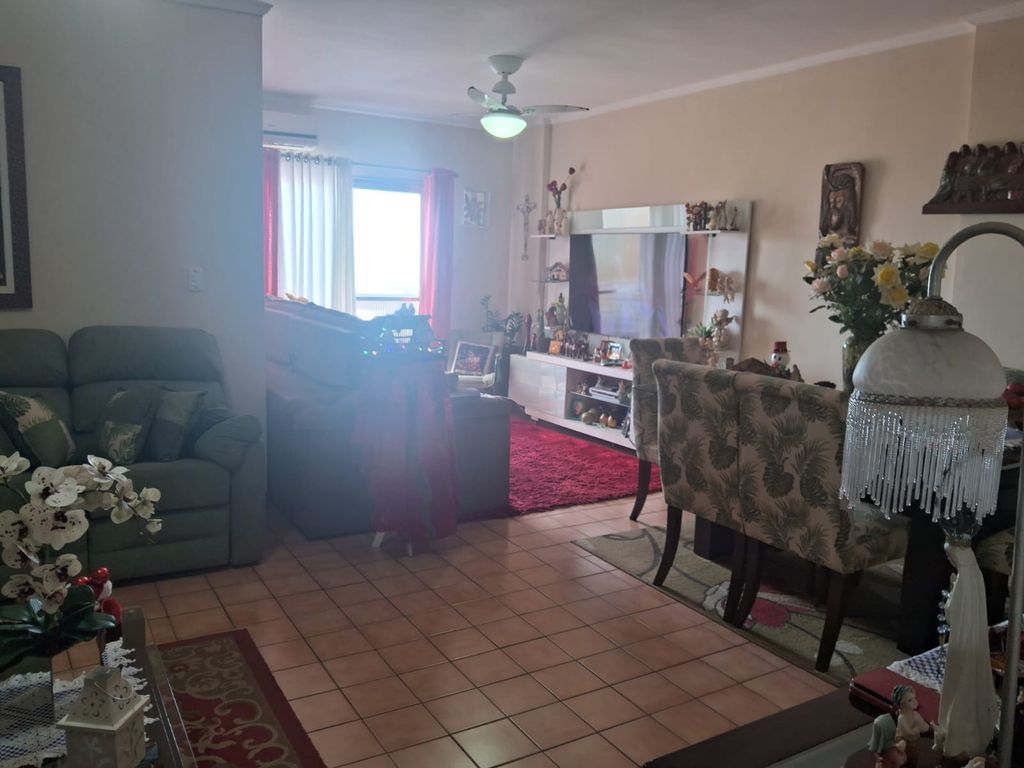 Apartamento em Guilhermina, Praia Grande-SP por R$ 655.000