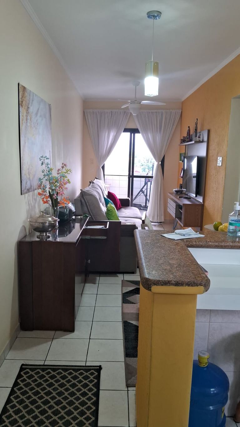 Apartamento em Vila Guilhermina, Praia Grande-SP por R$ 280.000