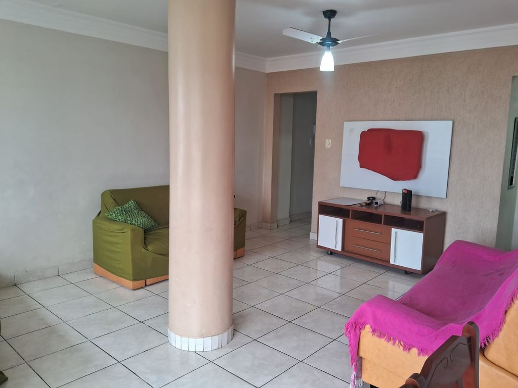 Apartamento em Cidade Ocian, Praia Grande-SP por R$ 320.000