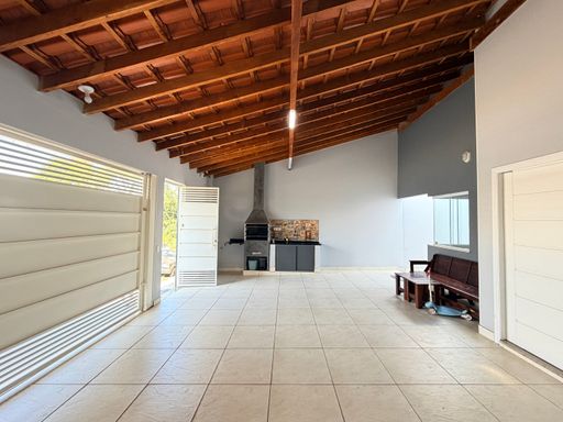 Garagem + churrasqueira