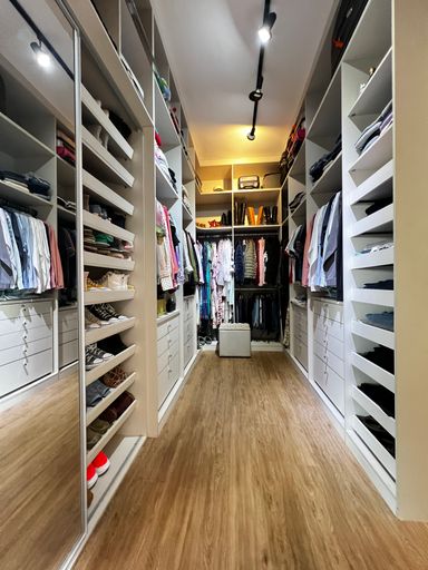 Closet Suíte Master da Casa à venda no Condomínio Helvétia Park, em Indaiatuba-SP