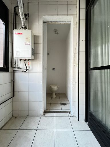 Área de Serviço Apartamento à Venda no Edifício Solar das Palmeiras, na Vila Mariana, em São Paulo