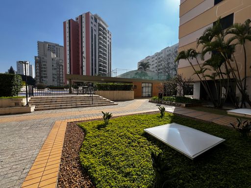 Jardim do Edifício Solar das Palmeiras, na Vila Mariana, em São Paulo