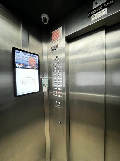 Elevador Playgroung do Edifício Solar das Palmeiras, na Vila Mariana, em São Paulo