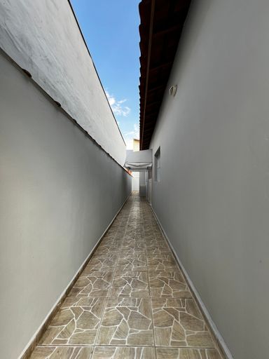 Corredor externo da Casa à venda no Residencial Fabbri, em Salto-SP