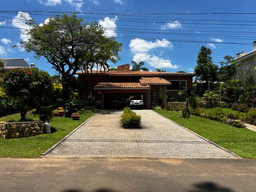 Fachada da casa à venda no condomínio Monte Belo, em Salto-SP