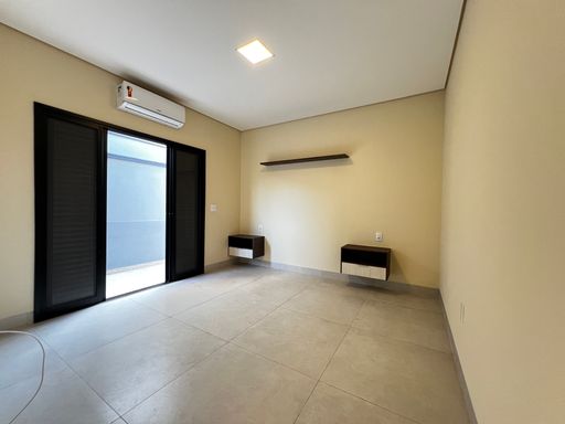 Suíte da casa à venda no Condomínio Lagos D'Icaraí, em Salto-SP