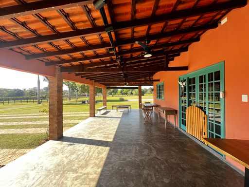 Varanda da Casa Sede do Haras à venda no Condomínio Santa Filomena, em Salto/SP