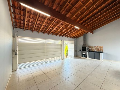 Garagem + churrasqueira
