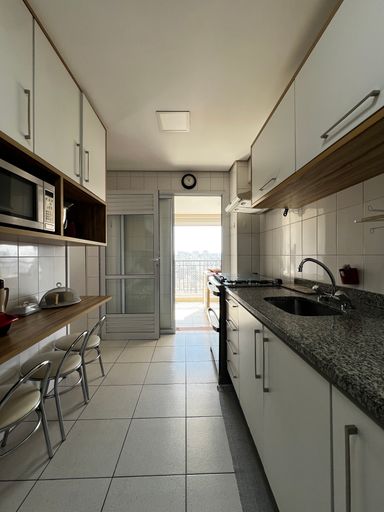 Cozinha do apartamento à venda na Vila Gumercindo, em São Paulo
