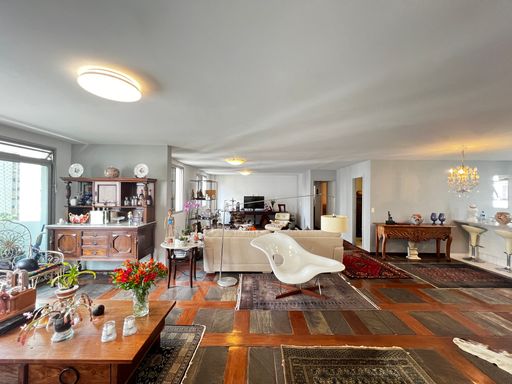 Sala do Apartamento à Venda no Edifício Renata, no Jardim Paulista, em São Paulo/SP