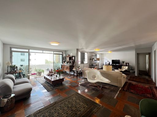Sala do Apartamento à Venda no Edifício Renata, no Jardim Paulista, em São Paulo/SP