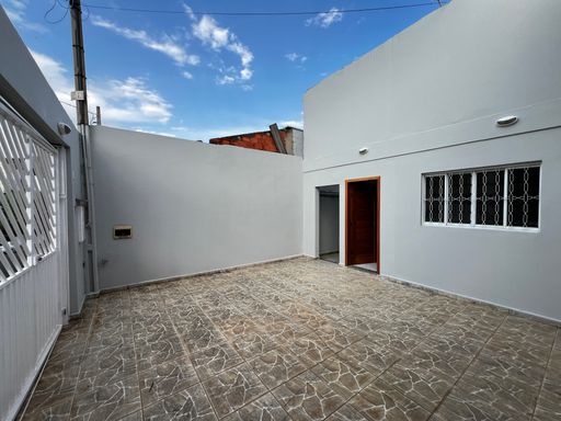 Garagem da Casa à venda no Residencial Fabbri, em Salto-SP