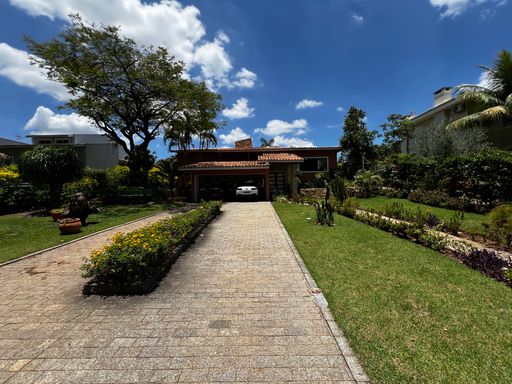 Fachada da casa à venda no condomínio Monte Belo, em Salto-SP
