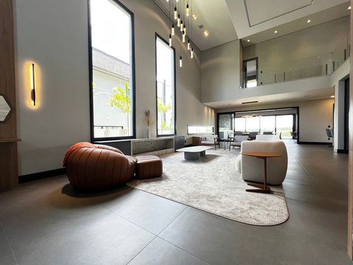 Sala de Estar da Mansão à venda no Campo de Toscana, em Vinhedo-SP