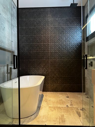 Banheira na Suíte Master da Mansão à venda no Campo de Toscana, em Vinhedo-SP