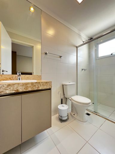 Banheiro suíte do apartamento à venda no Ilha do Mediterrâneo, em Itu-SP