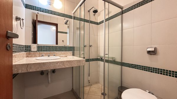 Suíte da casa à venda no Condomínio Colinas do Mosteiro de Itaici, em Indaiatuba