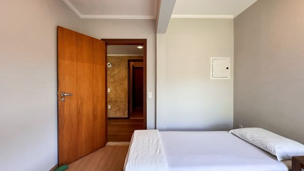 Suíte da casa à venda no Condomínio Colinas do Mosteiro de Itaici, em Indaiatuba