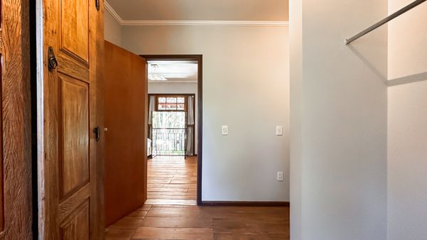 Suíte da casa à venda no Condomínio Colinas do Mosteiro de Itaici, em Indaiatuba