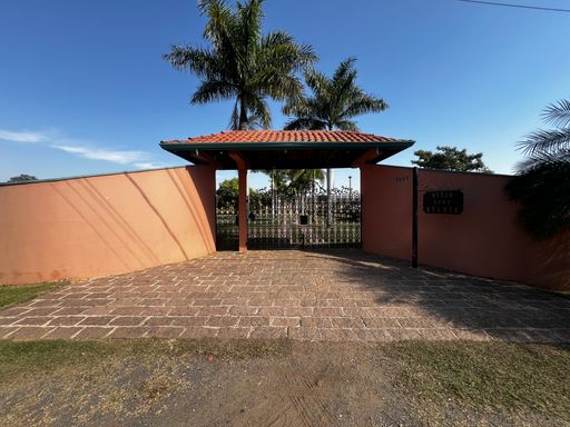 Entrada Haras à venda no Condomínio Santa Filomena, em Salto/SP