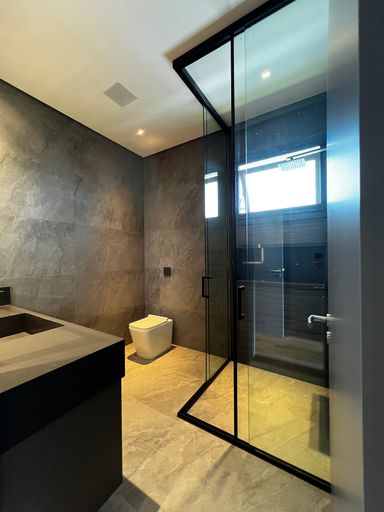 Banheiro Suíte 3 da Mansão à venda no Campo de Toscana, em Vinhedo-SP