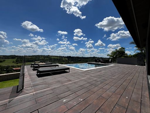 Quintal da Mansão à venda no Campo de Toscana, em Vinhedo-SP