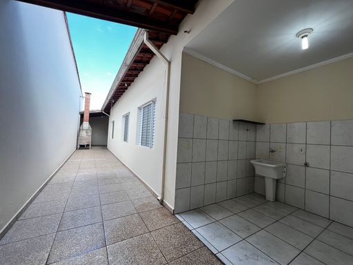 Área de Serviço e Corredor Externo Casa de 3 dormitórios à venda no Condomínio Fechado Rio das Pedras, em Salto/SP