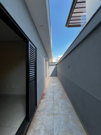 Quintal da suíte 3 da casa à venda no Condomínio Lagos D'Icaraí, em Salto-SP