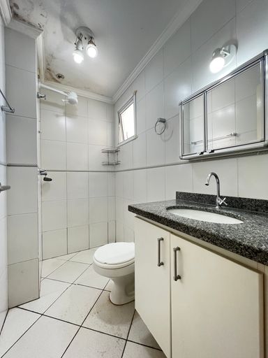 Banheiro do Apartamento à venda no Residencial Madrid, em Salto/SP