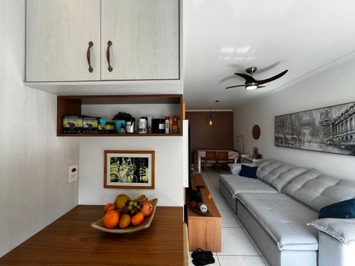 Cozinha e sala do apartamento à venda na Rua Ricieri Scachetti, em Indaiatuba/SP