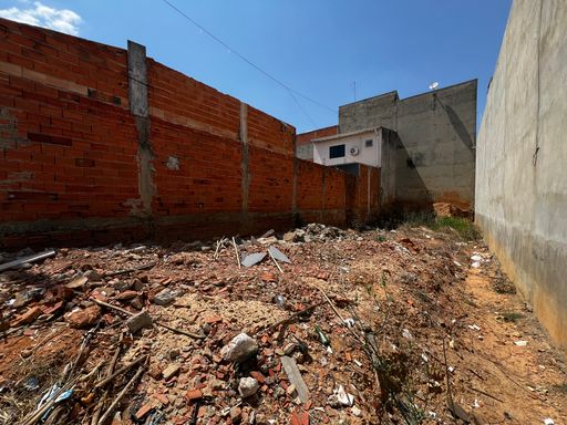 Terreno à venda no Residencial Parque Laguna, em Salto/SP
