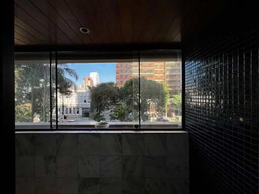 Varanda Apartamento à Venda no Edifício Solar das Palmeiras, na Vila Mariana, em São Paulo