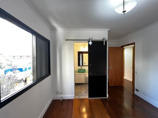 Suíte Apartamento à Venda no Edifício Solar das Palmeiras, na Vila Mariana, em São Paulo