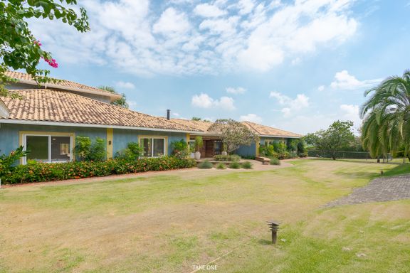 Quintal da mansão à venda no Lagos de Shanadú, em Indaiatuba-SP
