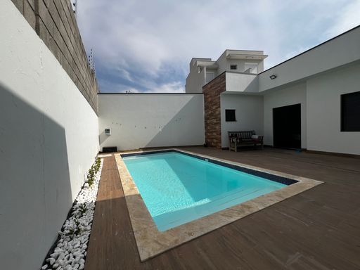 Piscina da casa à venda no Condomínio Parque Imperial, em Salto/SP